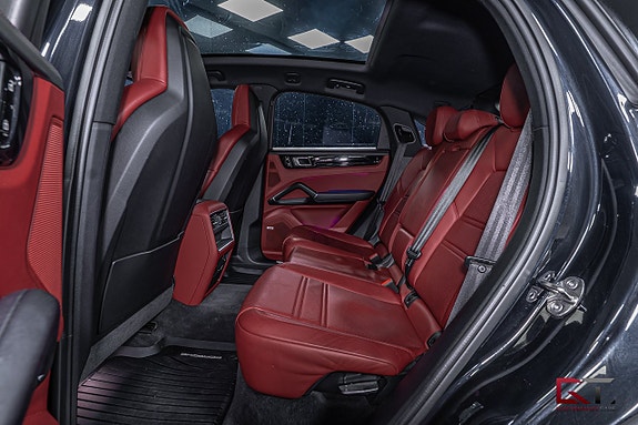 Porsche Cayenne 19 of 21