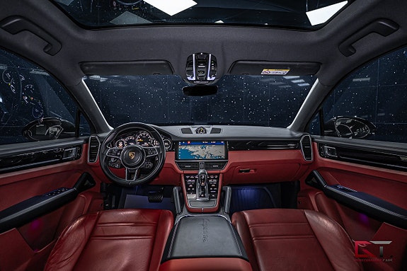Porsche Cayenne 15 of 21
