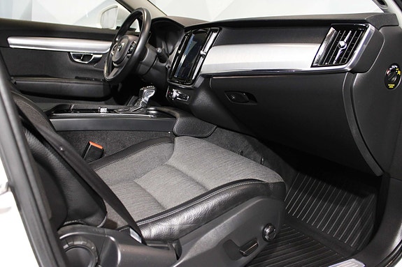 Volvo V90 13 of 27