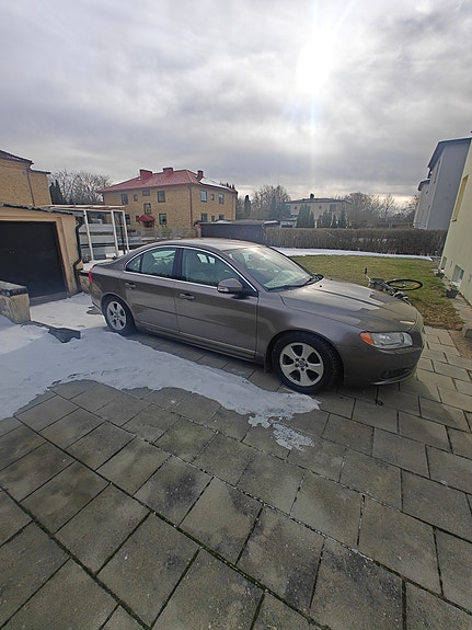 Volvo S80 2 of 6