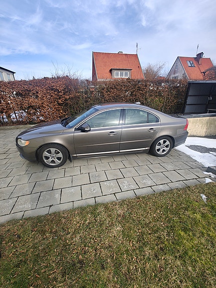 Volvo S80 3 of 6