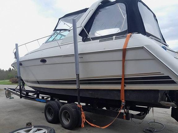 Formula 34 2001 – Påkostad performance cruiser i toppskick !