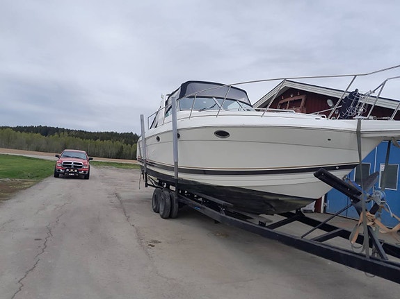 Formula 34 2001 – Påkostad performance cruiser i toppskick !