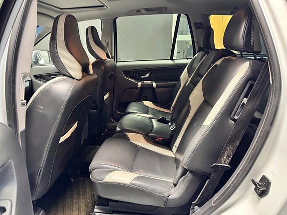 Volvo XC90 11 of 12