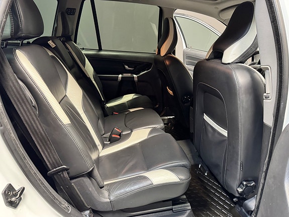 Volvo XC90 10 of 12