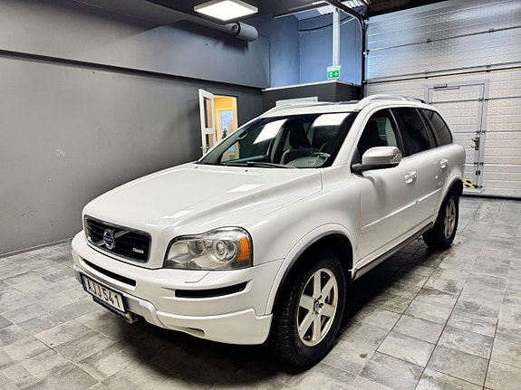 Volvo XC90 3 of 5