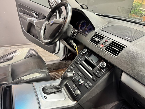 Volvo XC90 7 of 12