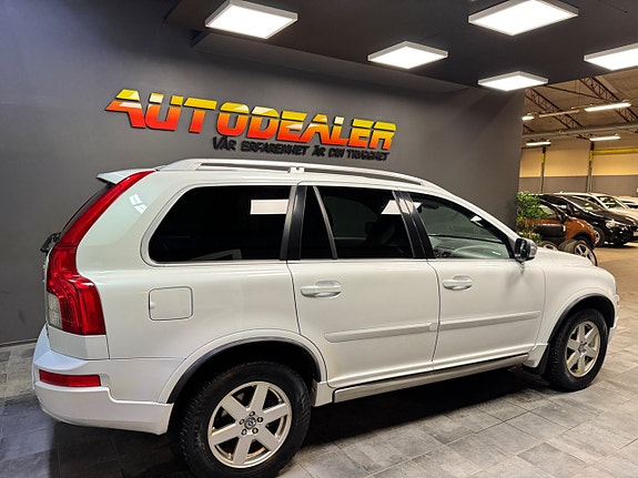 Volvo XC90 4 of 5