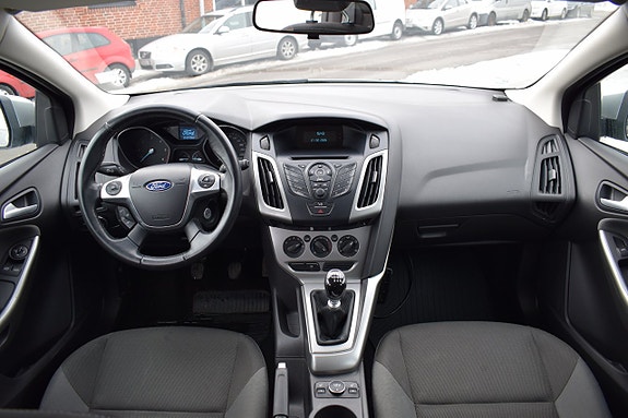 Ford Focus 9 of 14