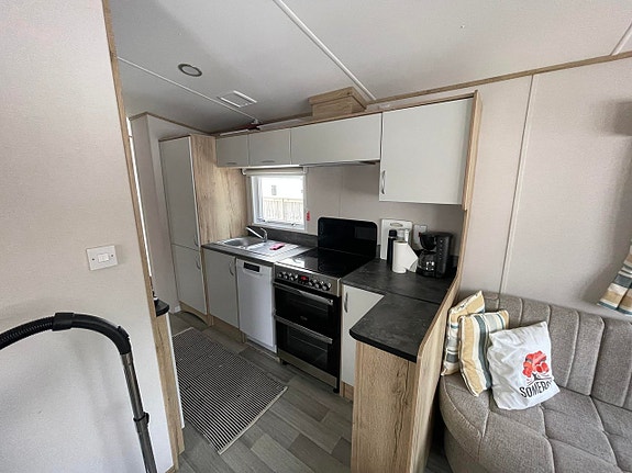 MNAB Westcoast en fin villavagn med plats på Stocken camping 4 of 11