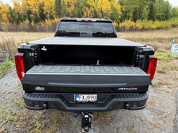 GMC Sierra 6 of 19
