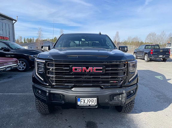 GMC Sierra 4 of 5
