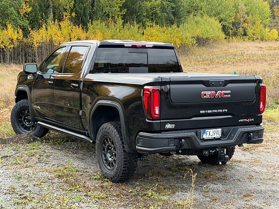 GMC Sierra 4 of 19