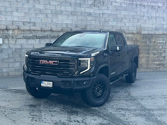 GMC Sierra 3 of 17
