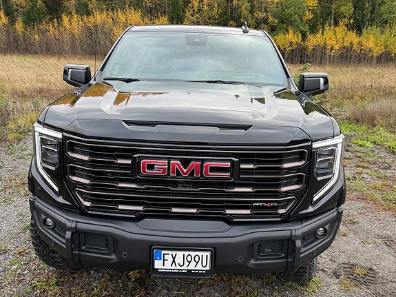 GMC Sierra 3 of 19