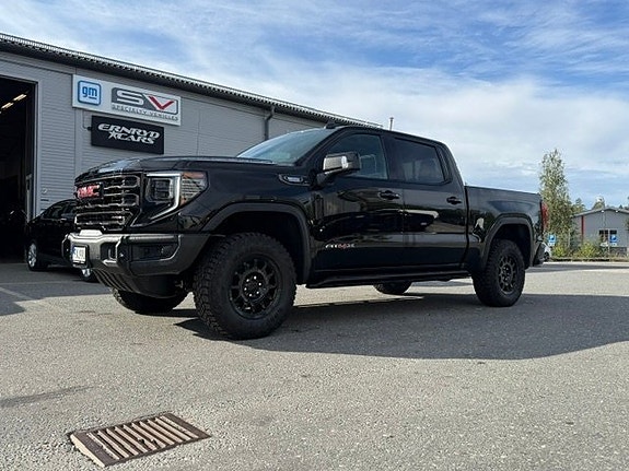 GMC Sierra 2 of 17