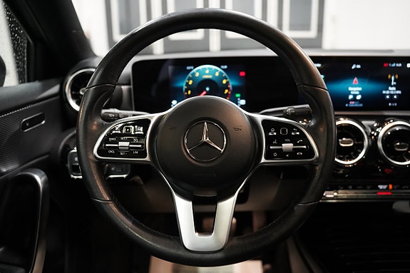 Mercedes-Benz A180 10 of 19