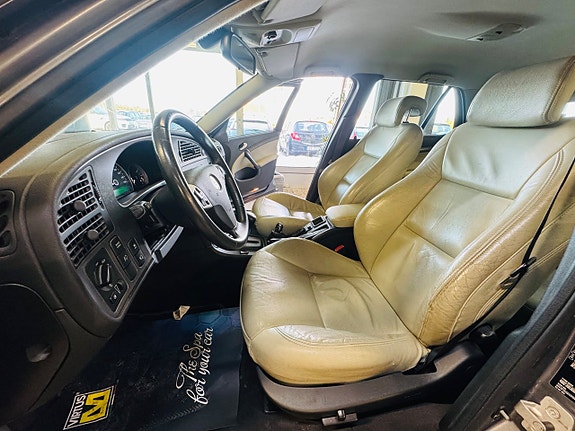 Saab 9-5 8 of 19