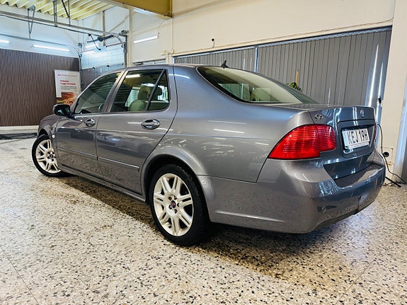 Saab 9-5 3 of 5