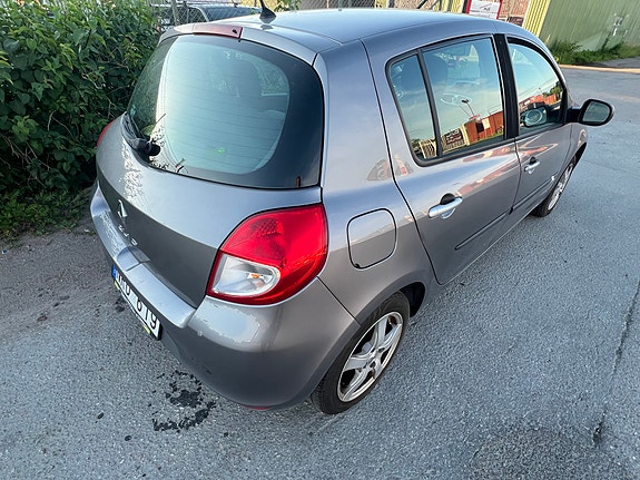 Renault Clio 6 of 8