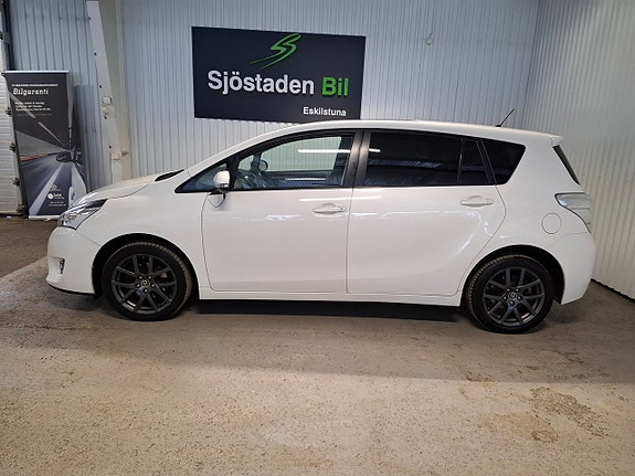 Toyota Verso 2 of 5