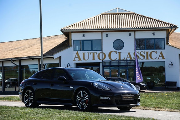 Porsche Panamera GTS 2 of 5