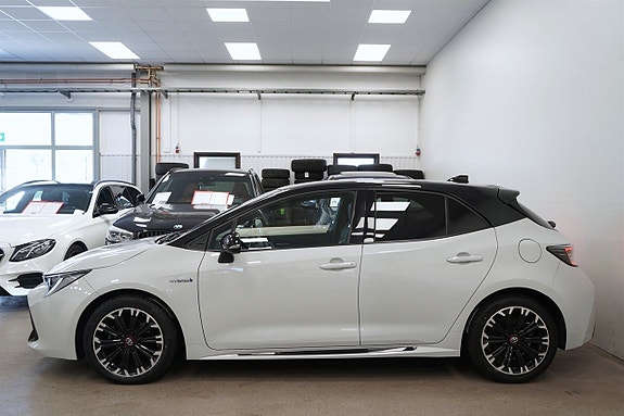 Toyota Corolla 2 of 27