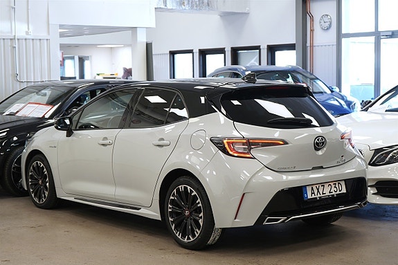 Toyota Corolla 3 of 27