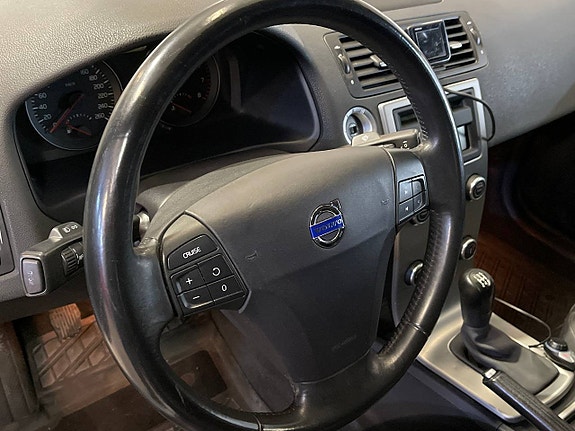 Volvo S40 11 of 14