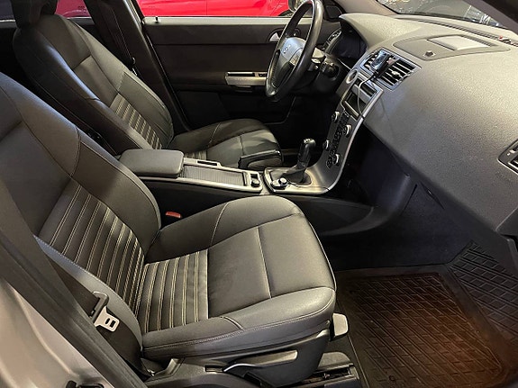 Volvo S40 9 of 14