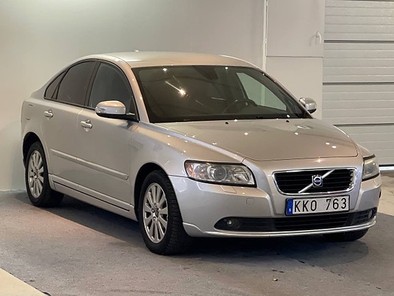Volvo S40 3 of 5