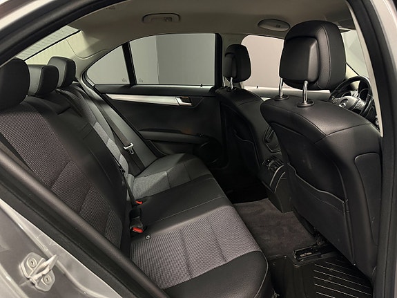 Mercedes-Benz C220 14 of 15