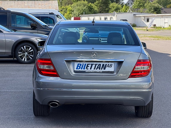 Mercedes-Benz C220 6 of 15