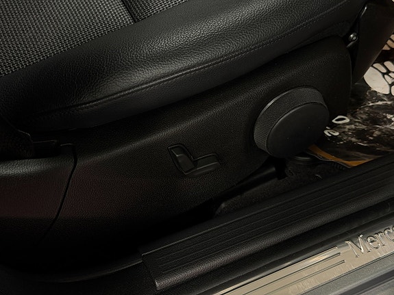Mercedes-Benz C220 13 of 15