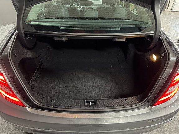 Mercedes-Benz C220 15 of 15