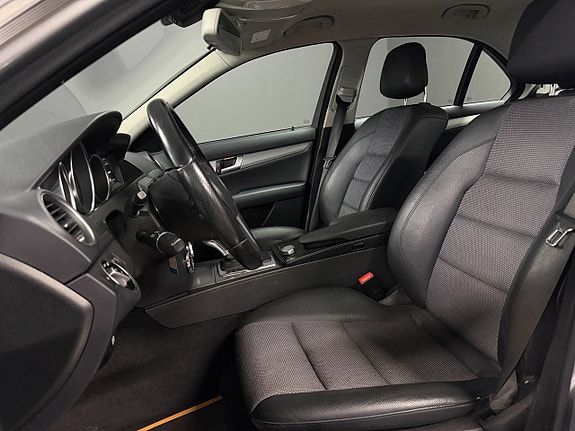 Mercedes-Benz C220 9 of 15
