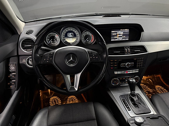 Mercedes-Benz C220 8 of 15