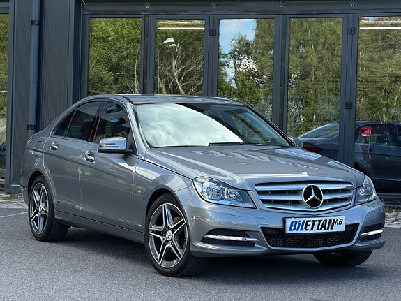 Mercedes-Benz C220 2 of 15