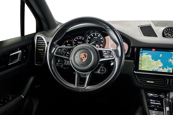 Porsche Cayenne 21 of 26