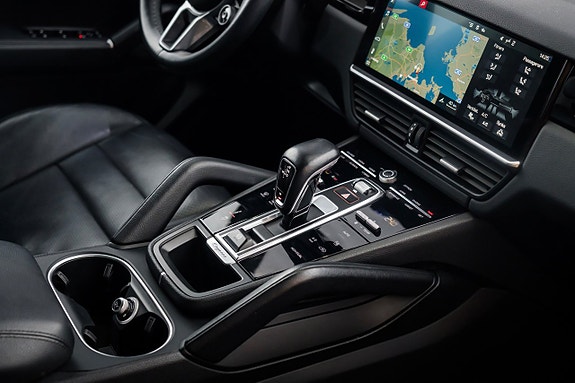 Porsche Cayenne 25 of 26
