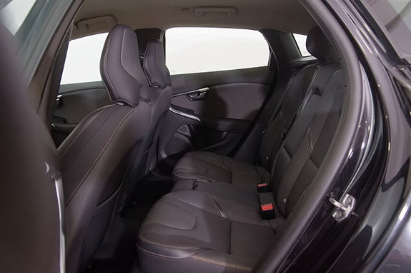 Volvo V40 Cross Country 15 of 18