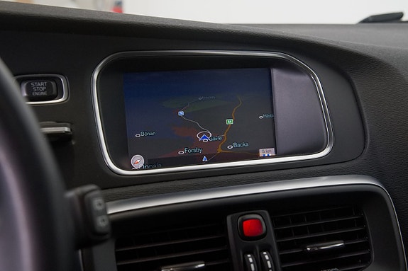 Volvo V40 Cross Country 12 of 18