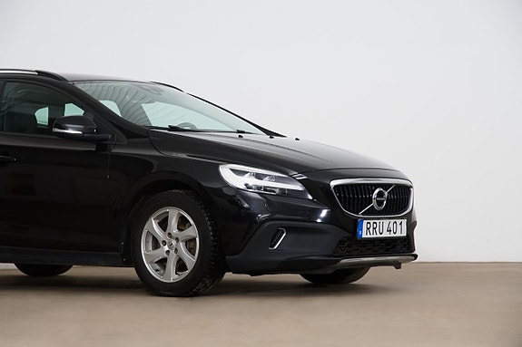 Volvo V40 Cross Country 3 of 5