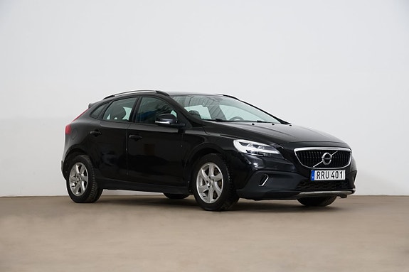 Volvo V40 Cross Country 2 of 5