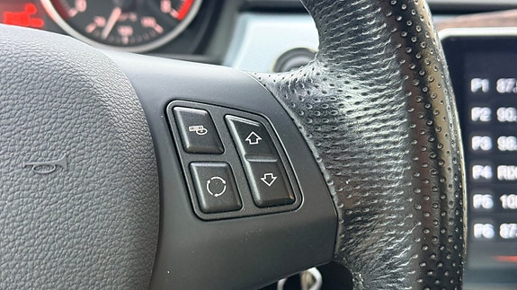 BMW 325i 15 of 30