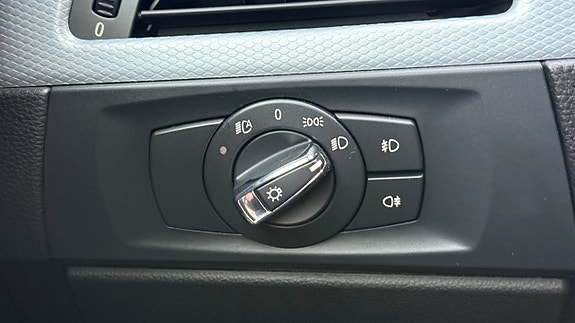 BMW 325i 12 of 30
