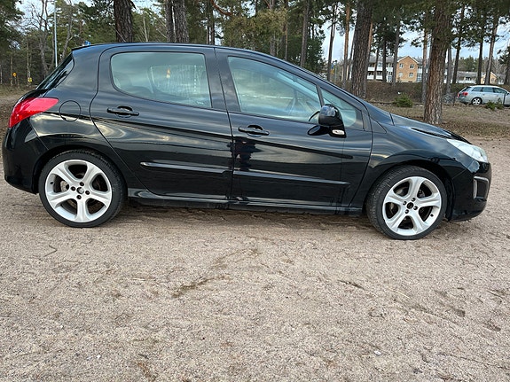 Peugeot 308 3 of 9