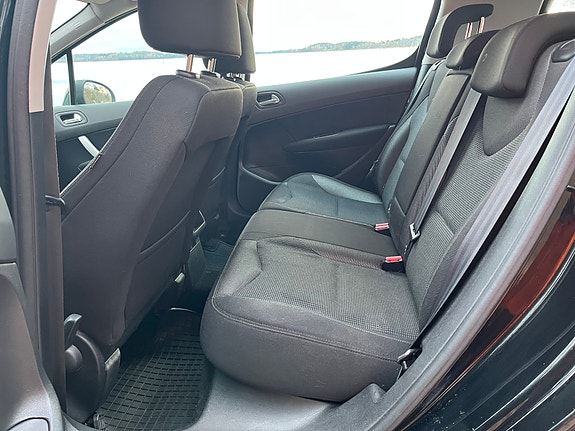 Peugeot 308 7 of 9