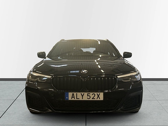 BMW 520d 2 of 5