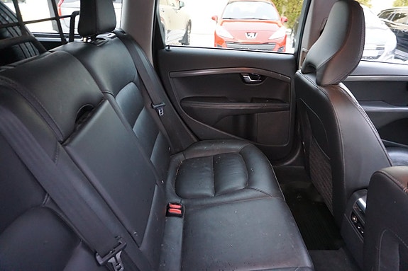 Volvo XC70 6 of 8